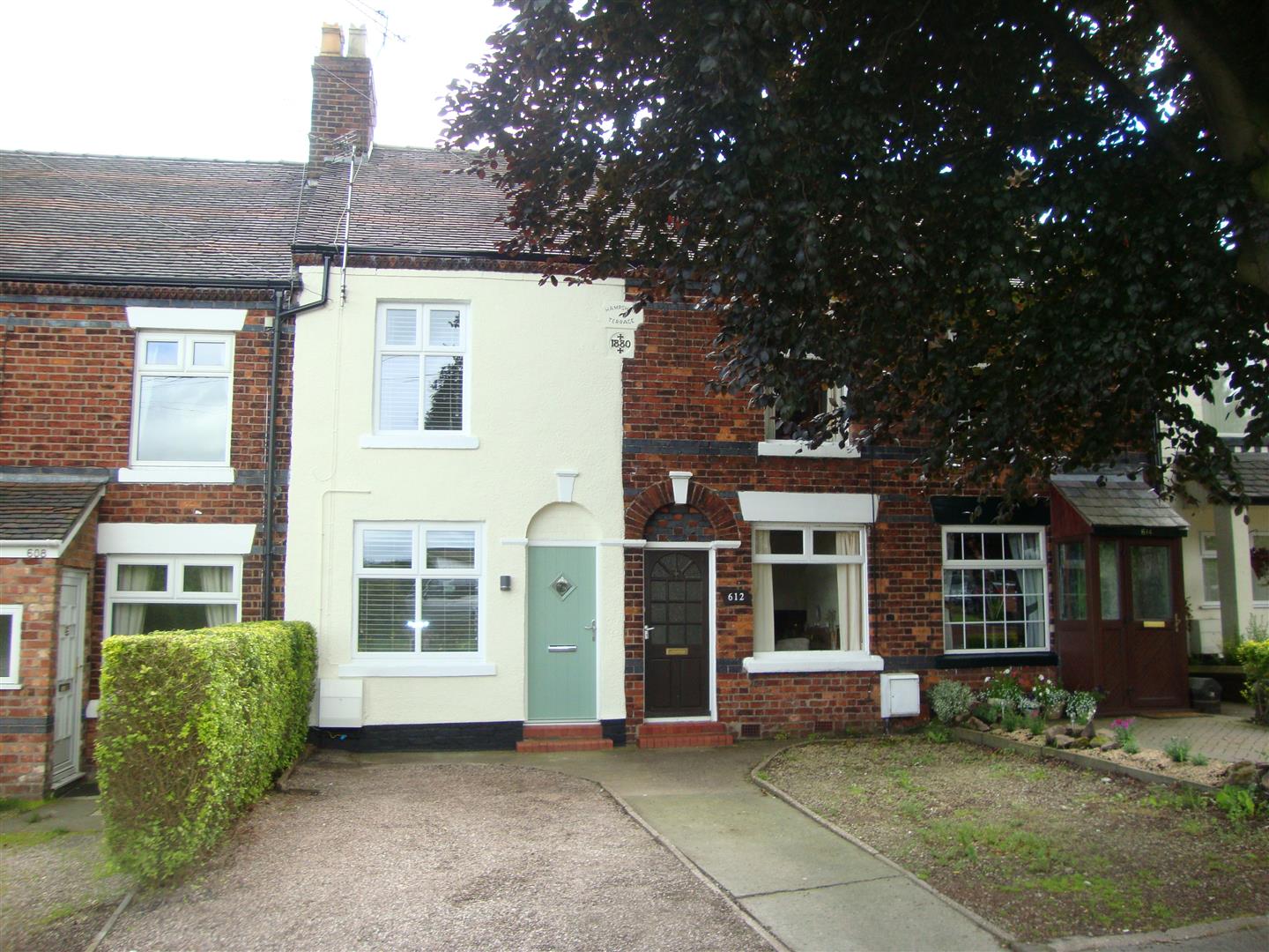 2 bedroom Terraced House To Let