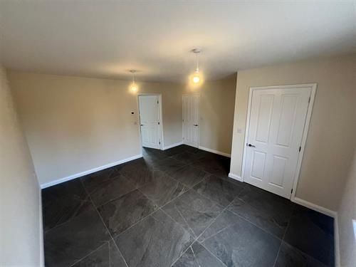 3 bedroom Semi-Detached To Let