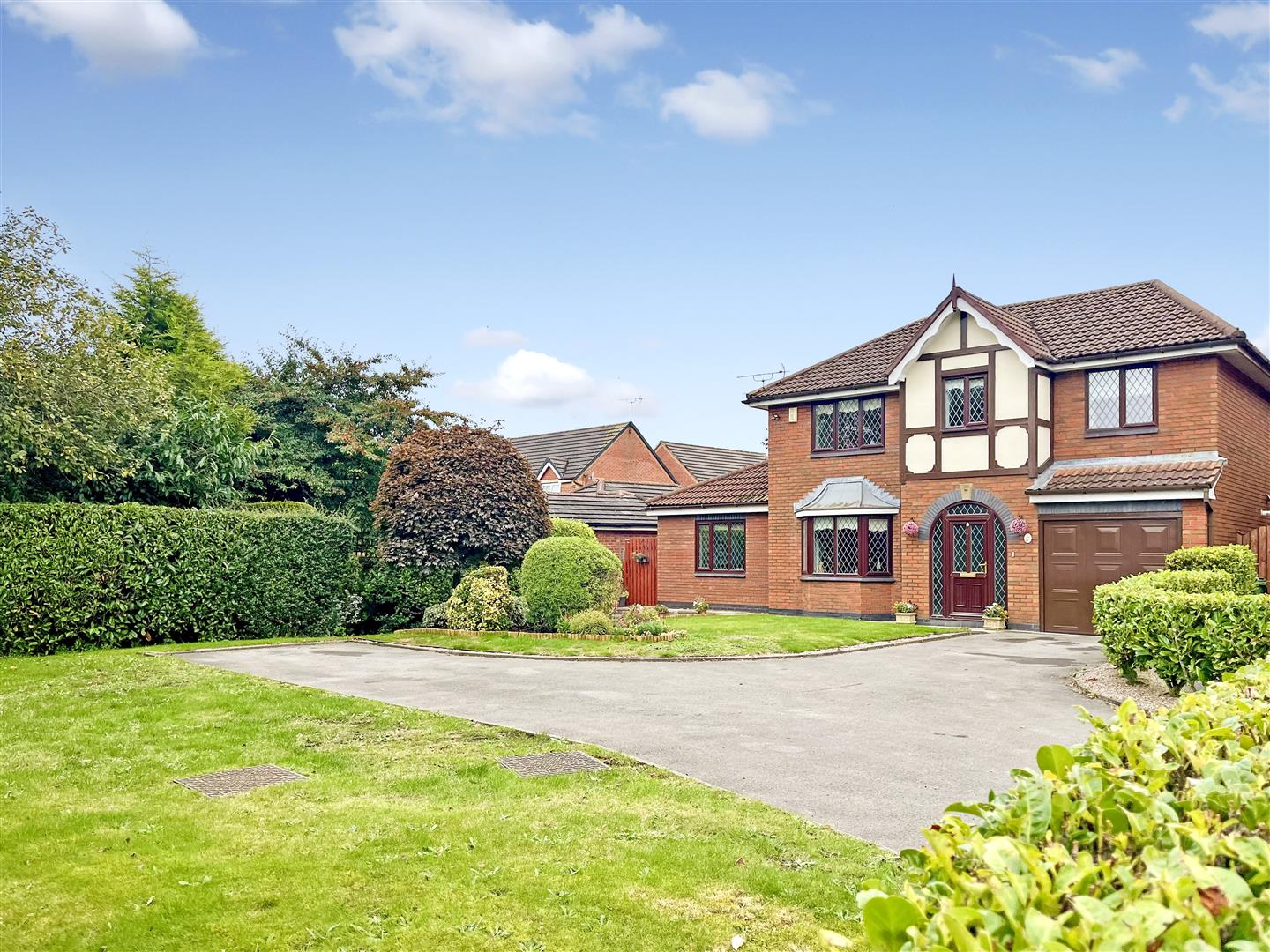 4 bedroom Detached house SSTC