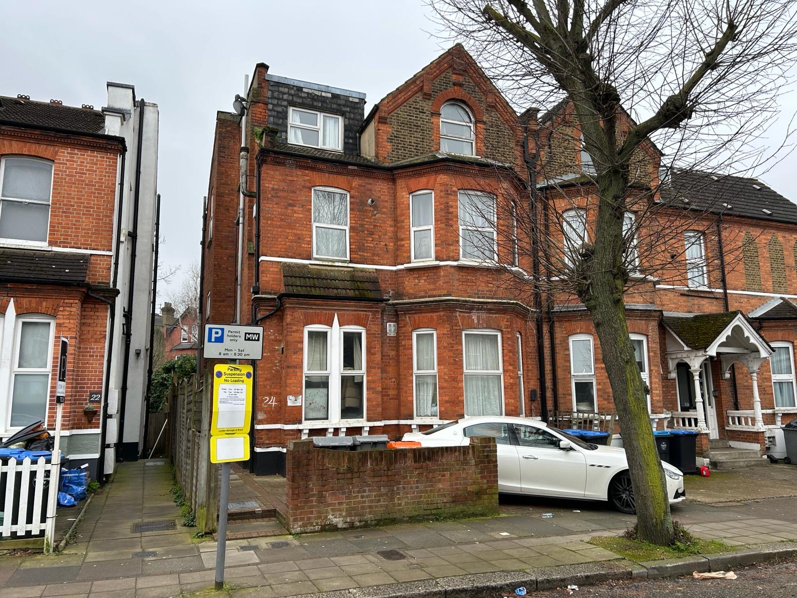  Apartment To Let