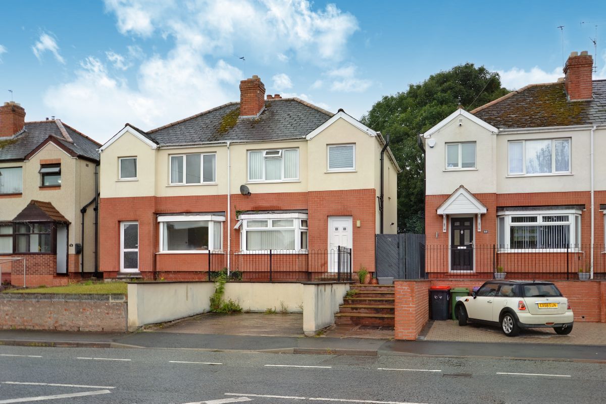 4 bedroom Semi-Detached Let Agreed