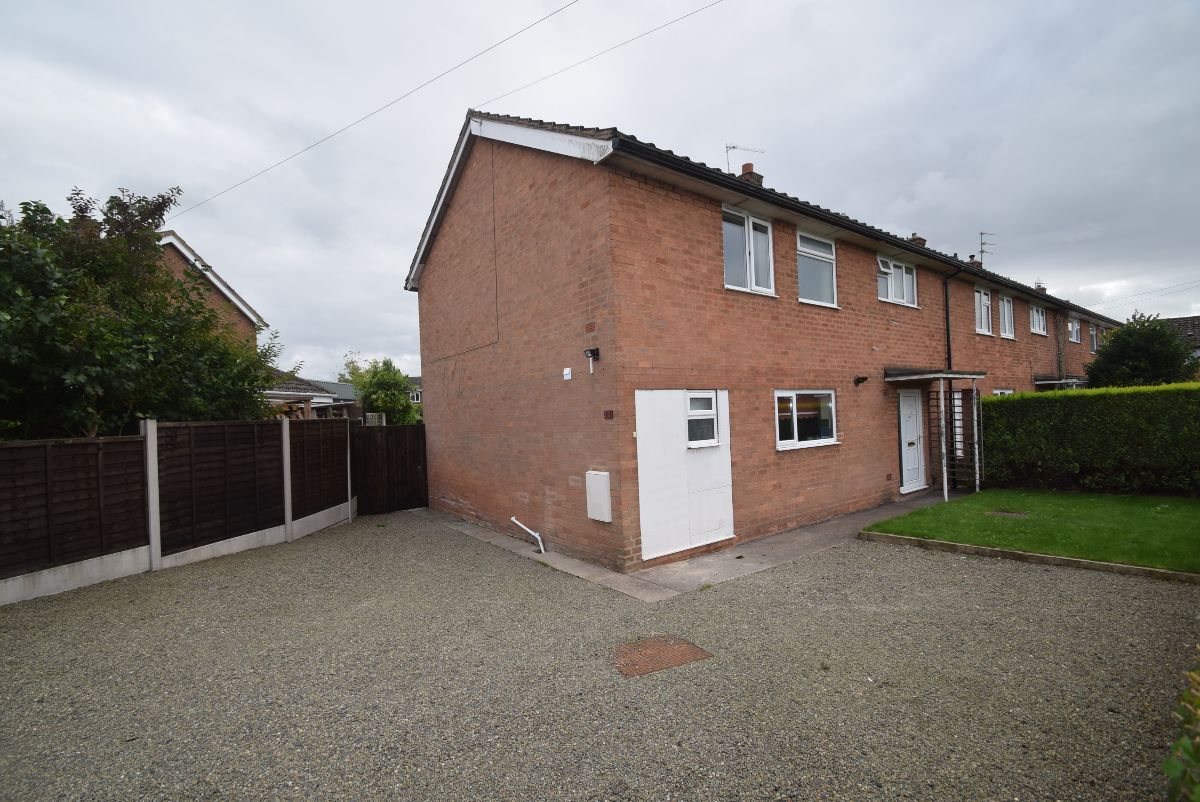 5 bedroom Semi-Detached Let Agreed