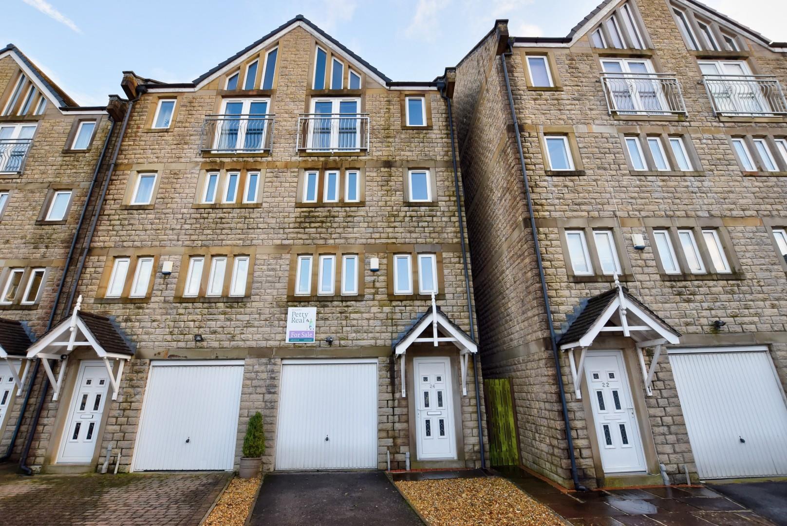 4 bedroom Semi-Detached Under Offer
