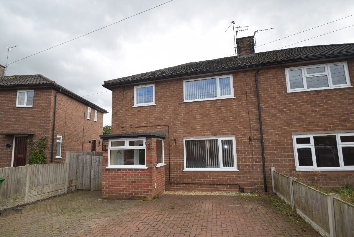 4 bedroom Semi-Detached Let Agreed