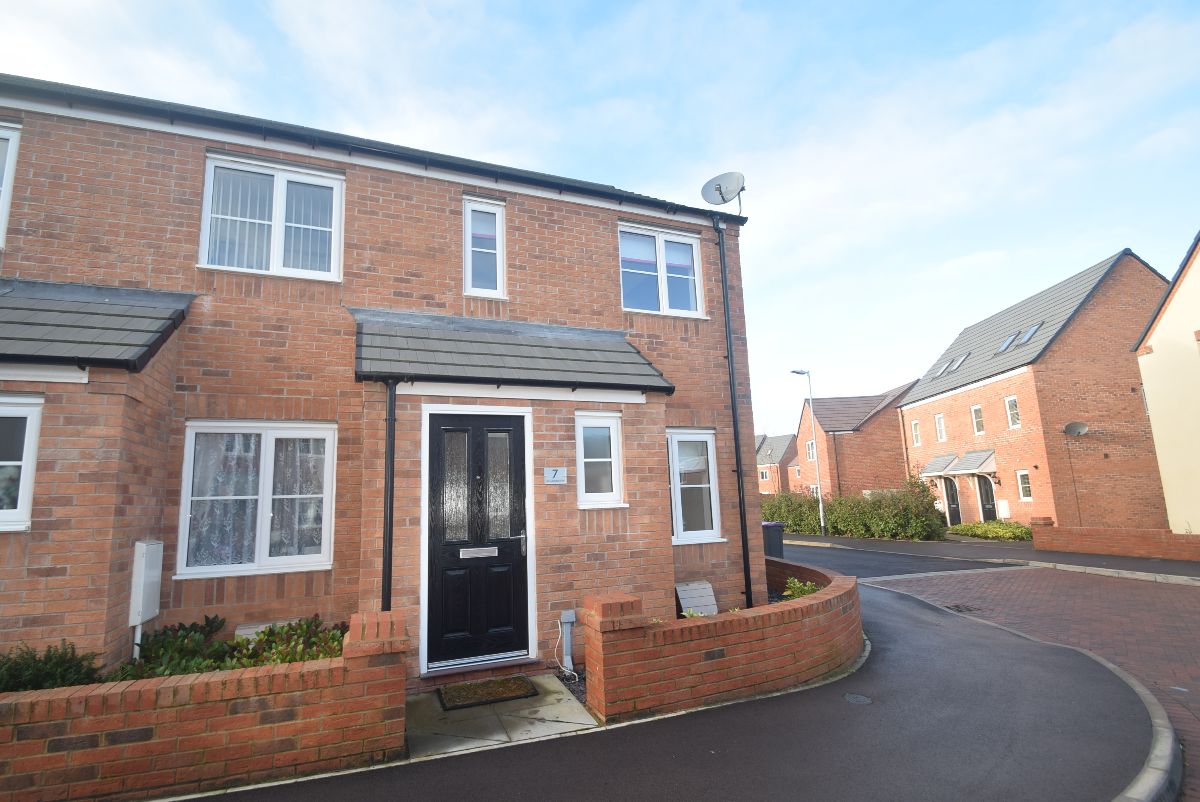 2 bedroom Terraced To Let