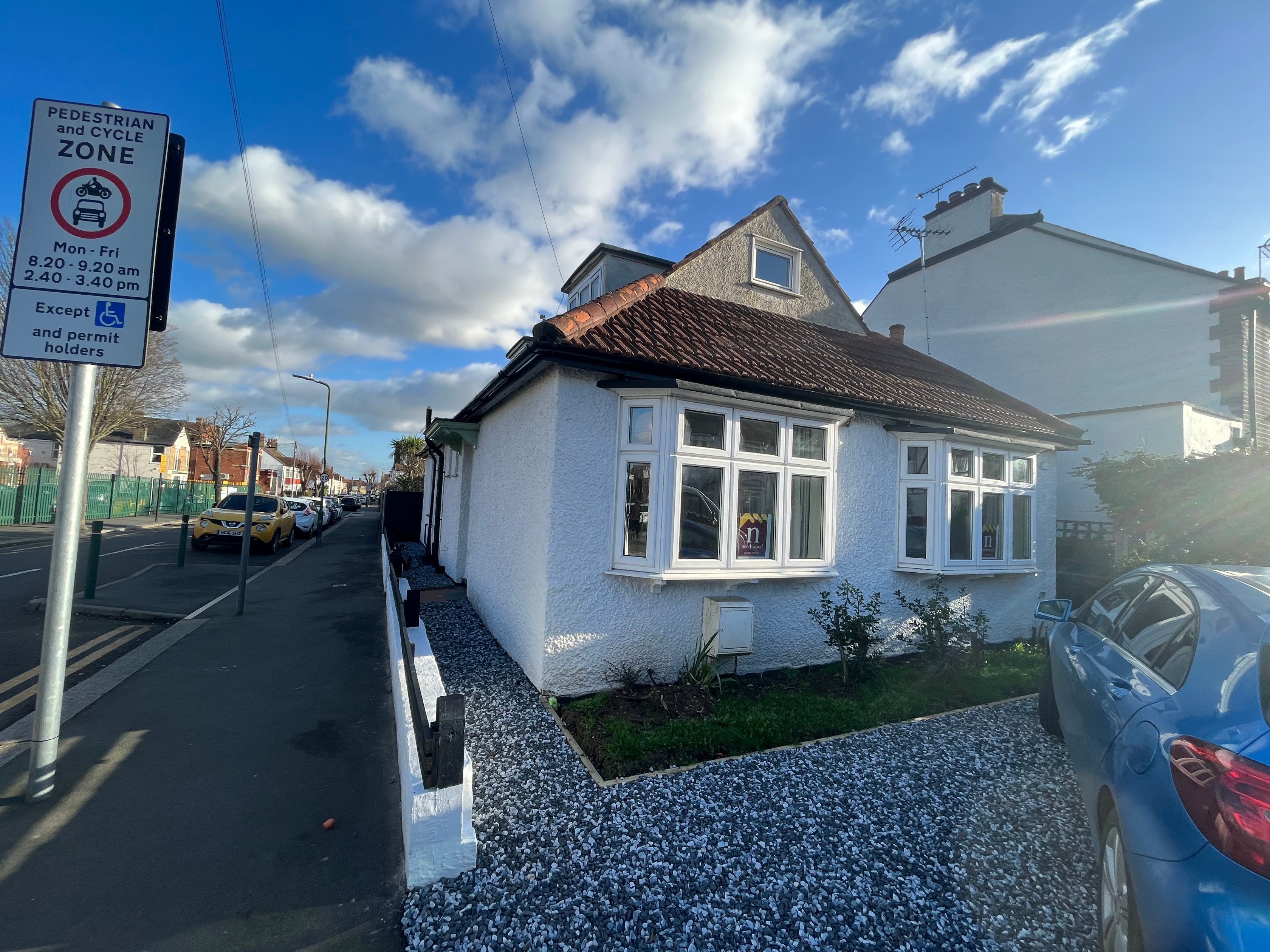 4 bedroom Bungalow To Let