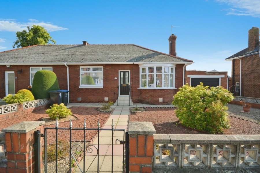 2 bedroom Semi-Detached House For Sale