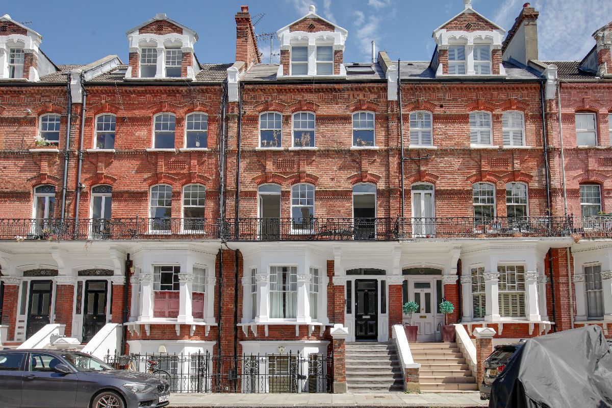 2 bedroom Apartment For Sale