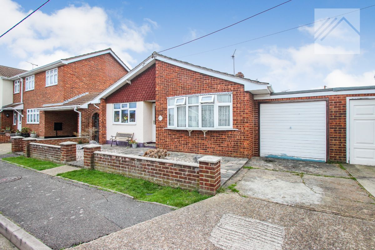 2 bedroom Detached bungalow Under Offer