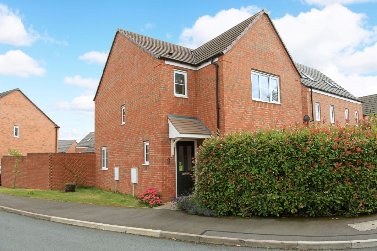 3 bedroom Detached house SSTC