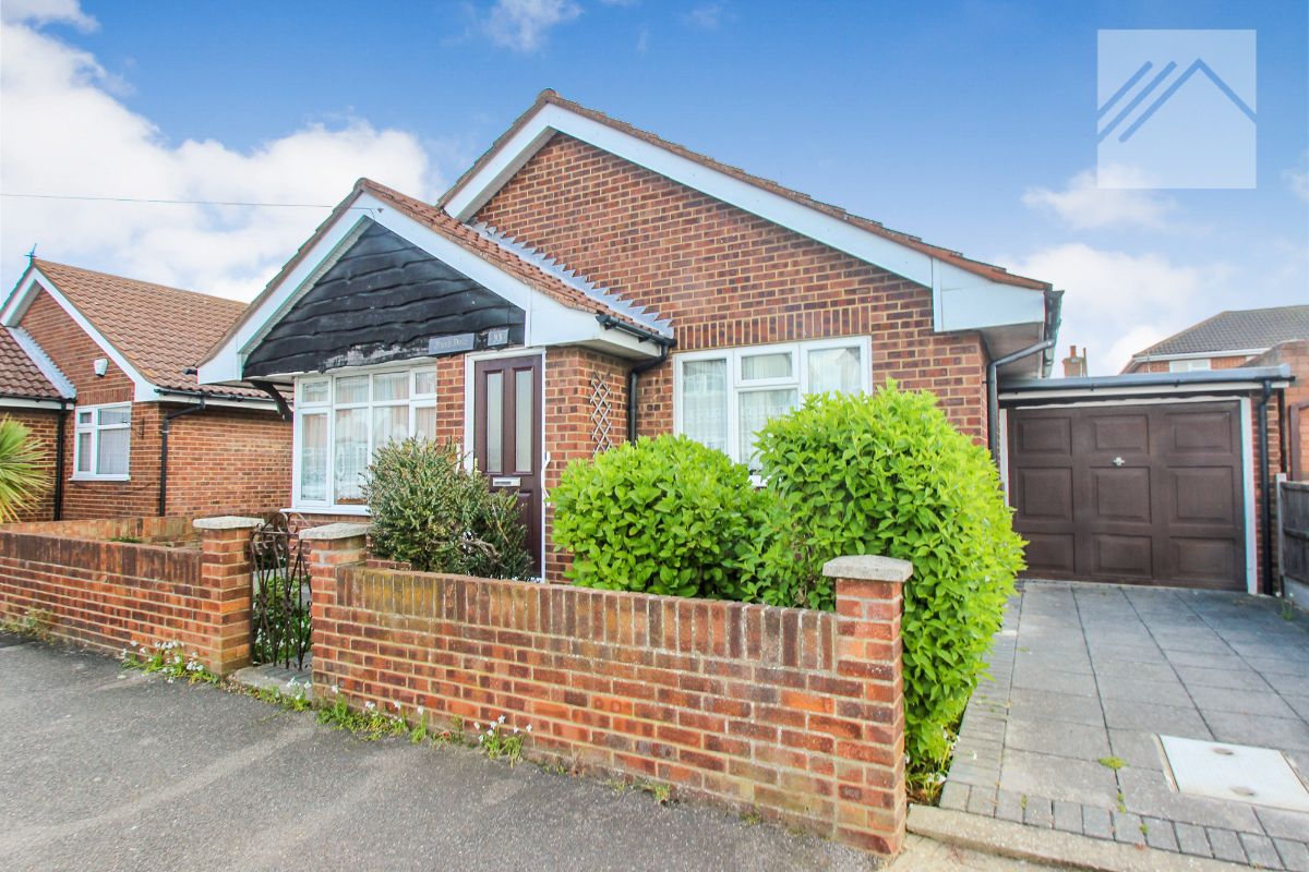 2 bedroom Detached bungalow Under Offer