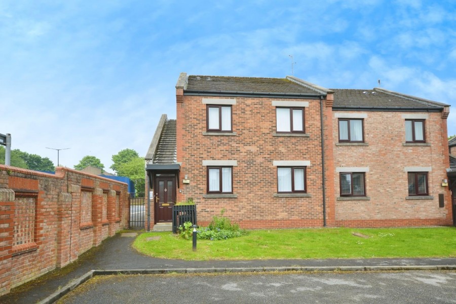 2 bedroom Apartment For Sale