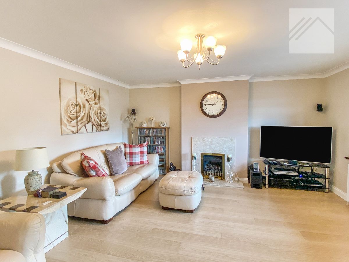 4 bedroom Detached house Under Offer