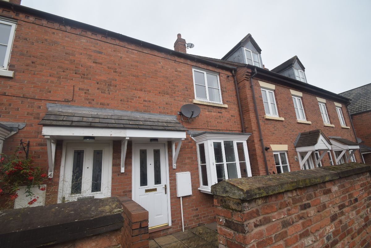 2 bedroom Terraced SSTC