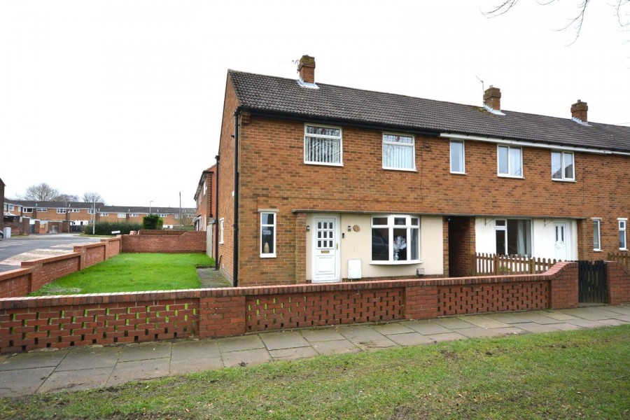 2 bedroom End of Terrace House For Sale