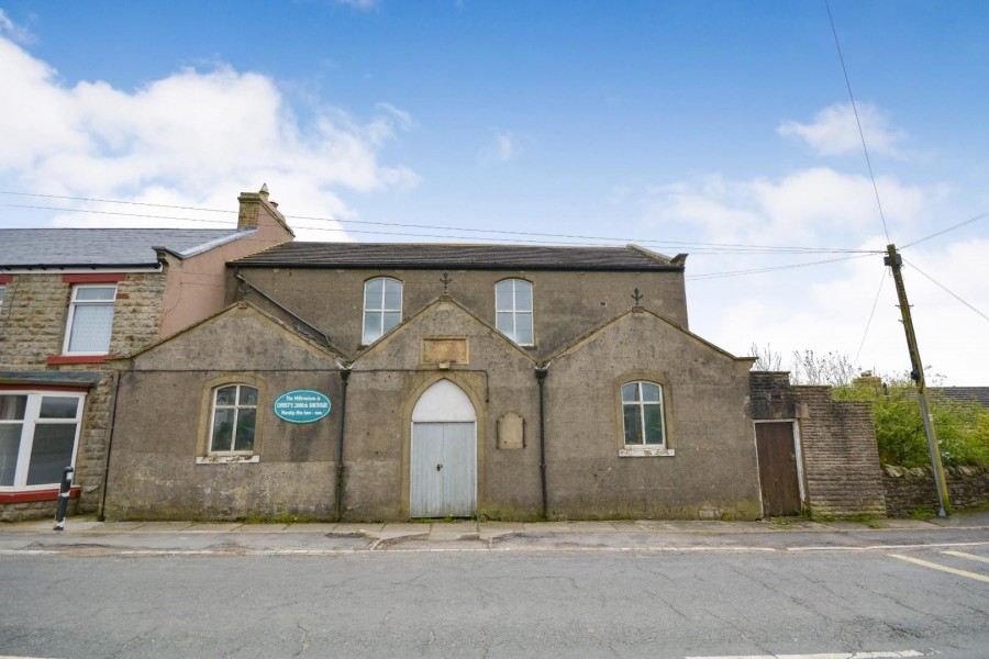 4 bedroom Property For Sale