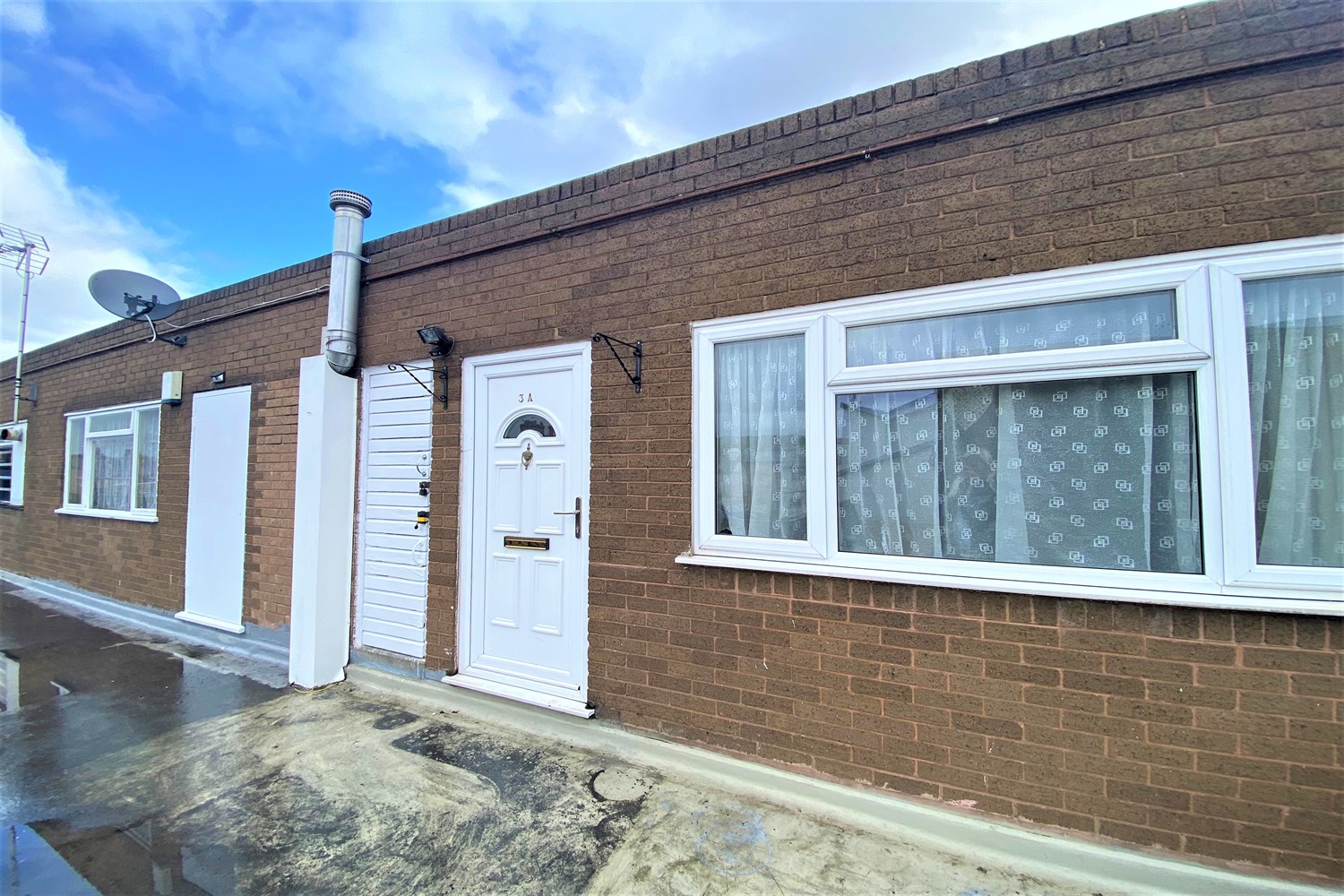 2 bedroom House LSTC