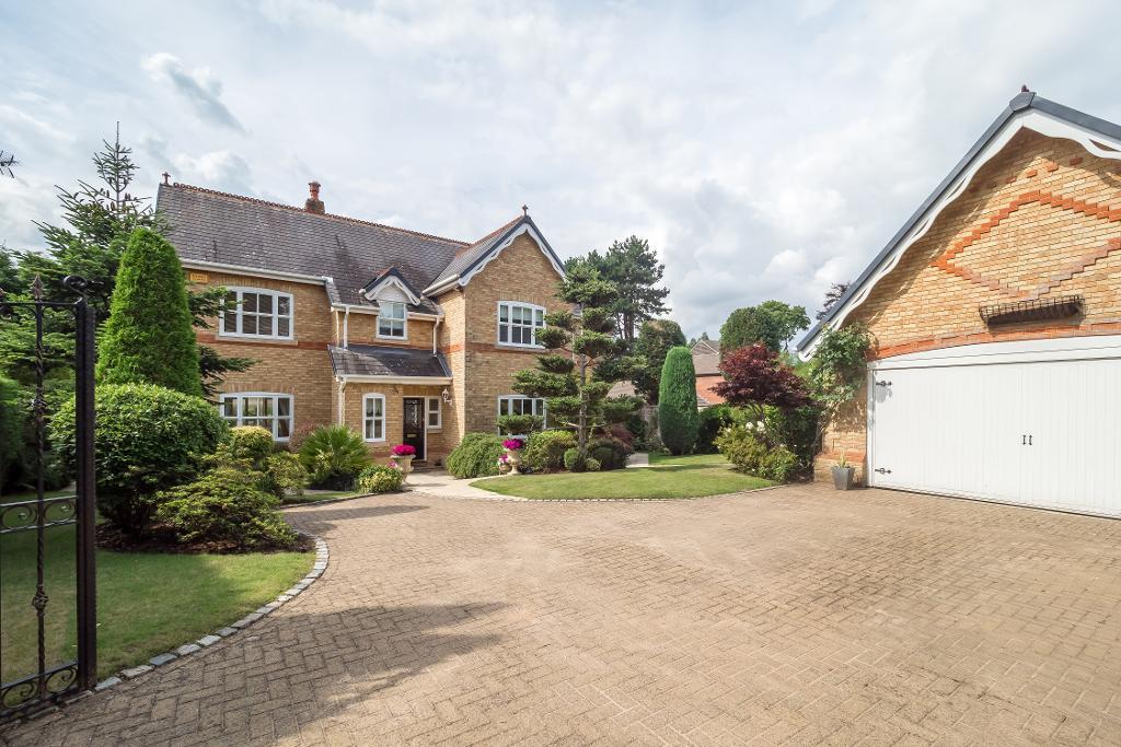 5 bedroom Detached For Sale
