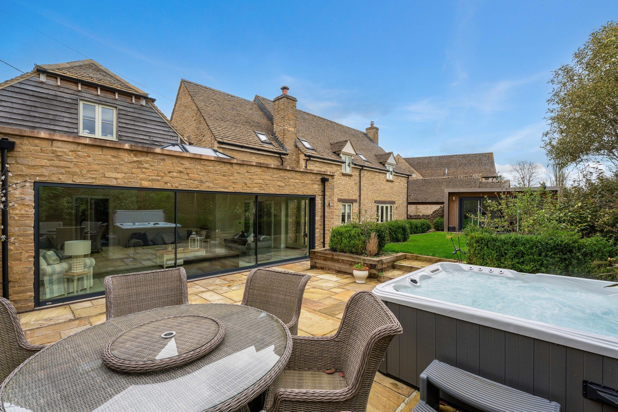 5 bedroom House For Sale