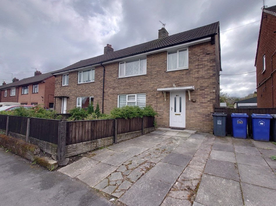 3 bedroom Semi-detached house SSTC