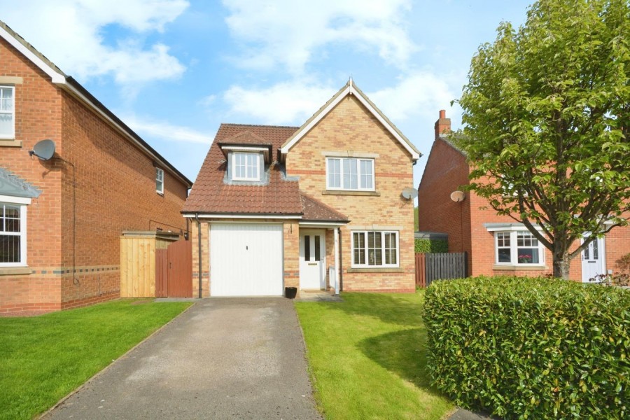 3 bedroom Detached House For Sale