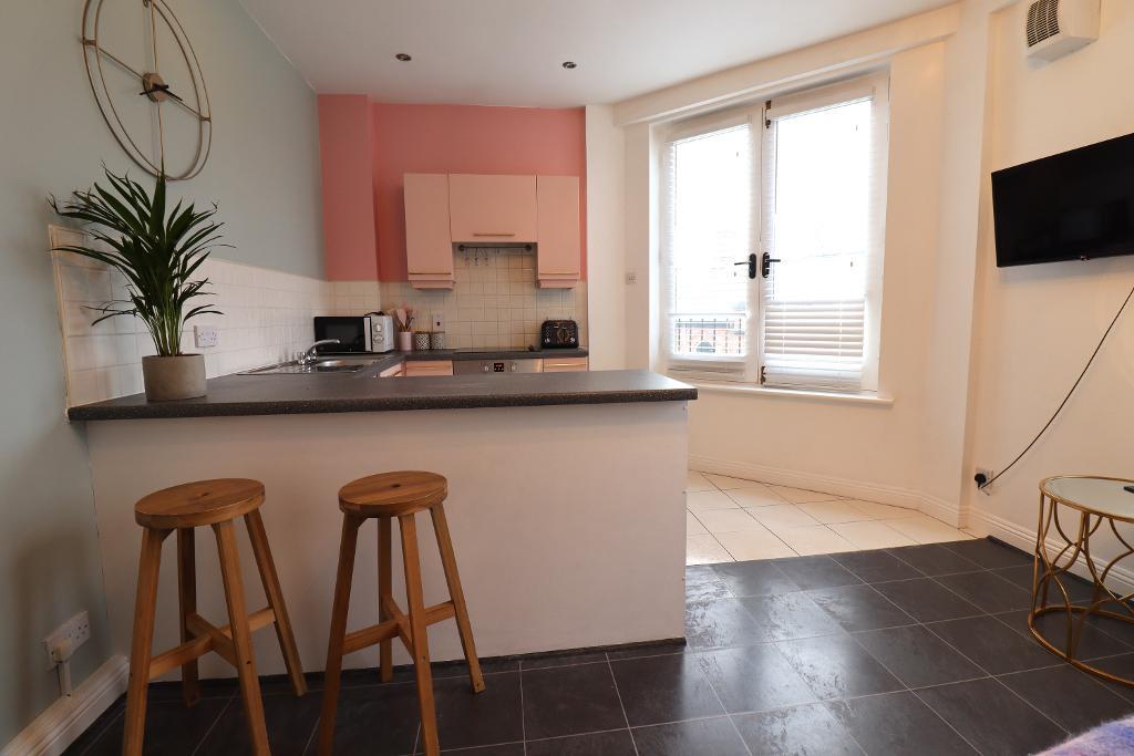 1 bedroom Apartment Under Offer