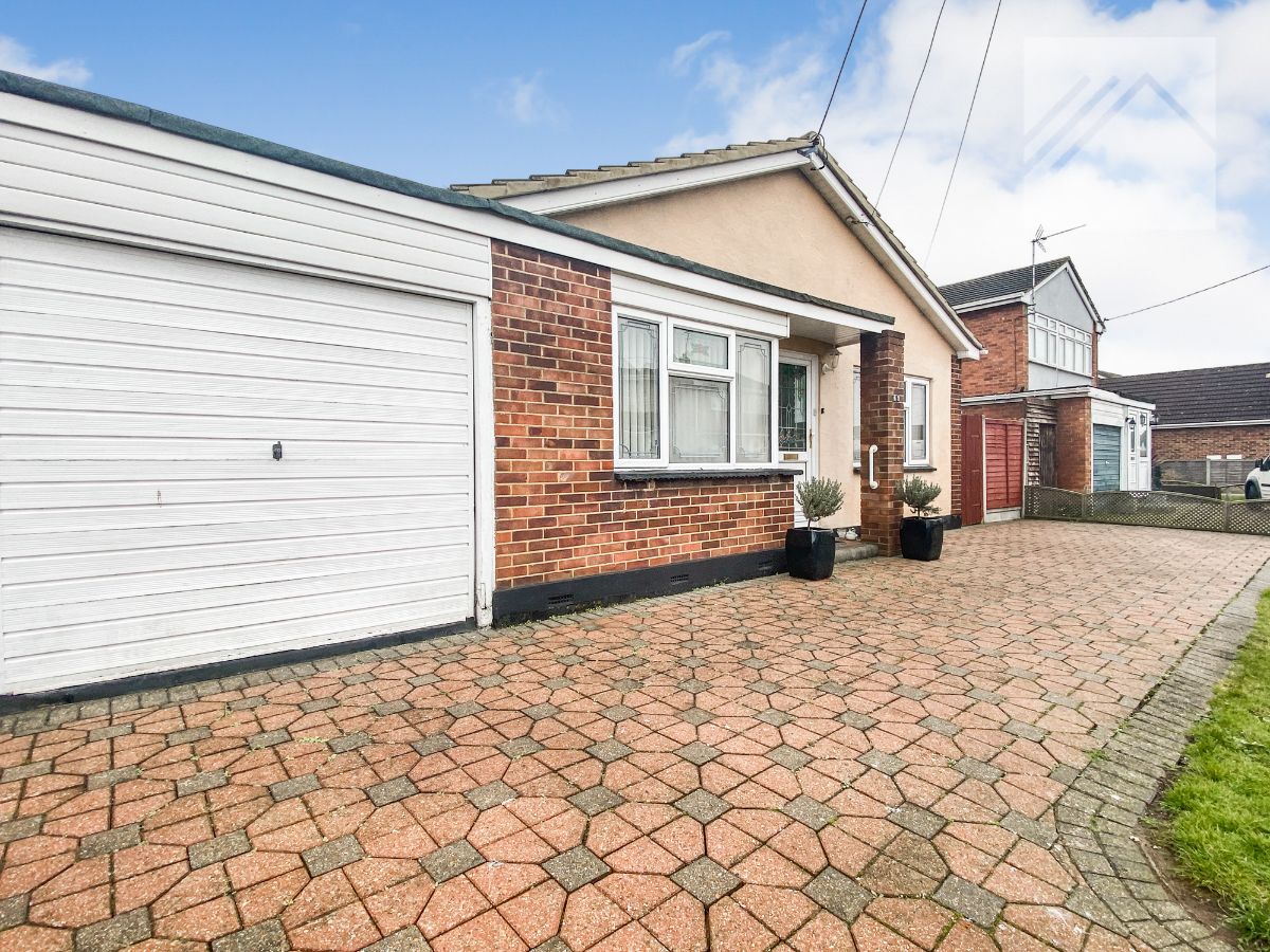 2 bedroom Detached bungalow Under Offer