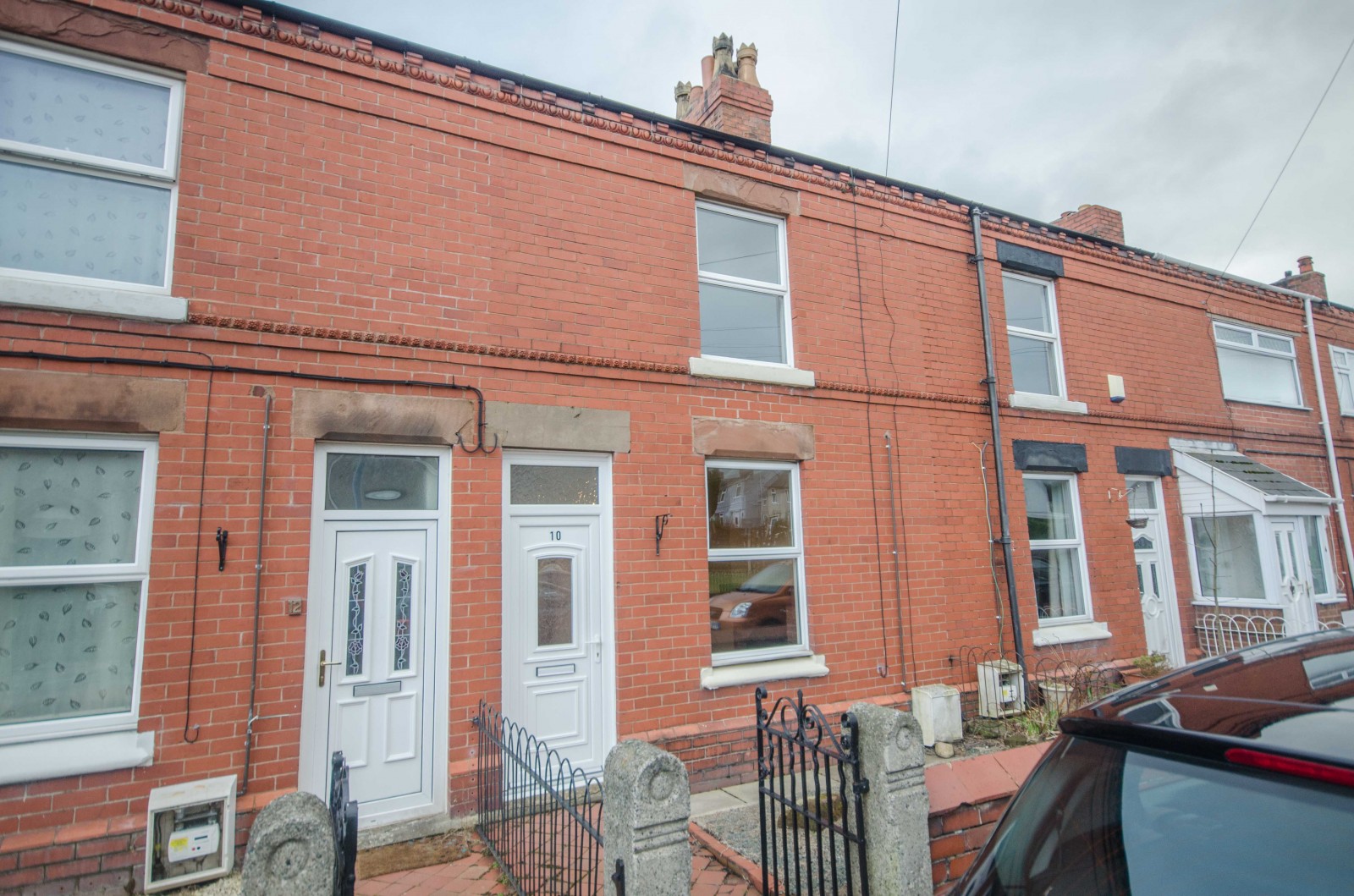2 bedroom House (unspecified) For Sale