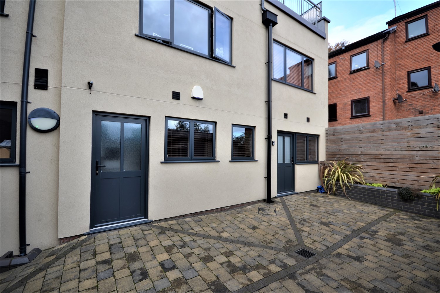 1 bedroom House LSTC