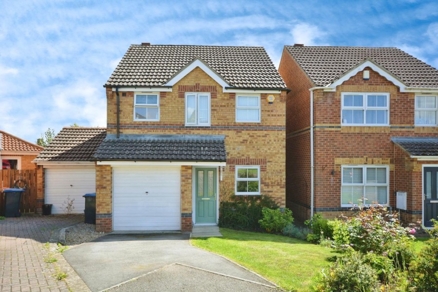 3 bedroom Detached House For Sale