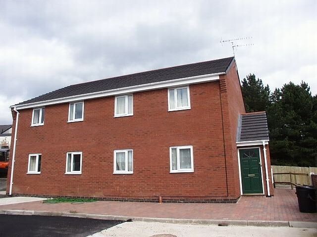 2 bedroom House LSTC