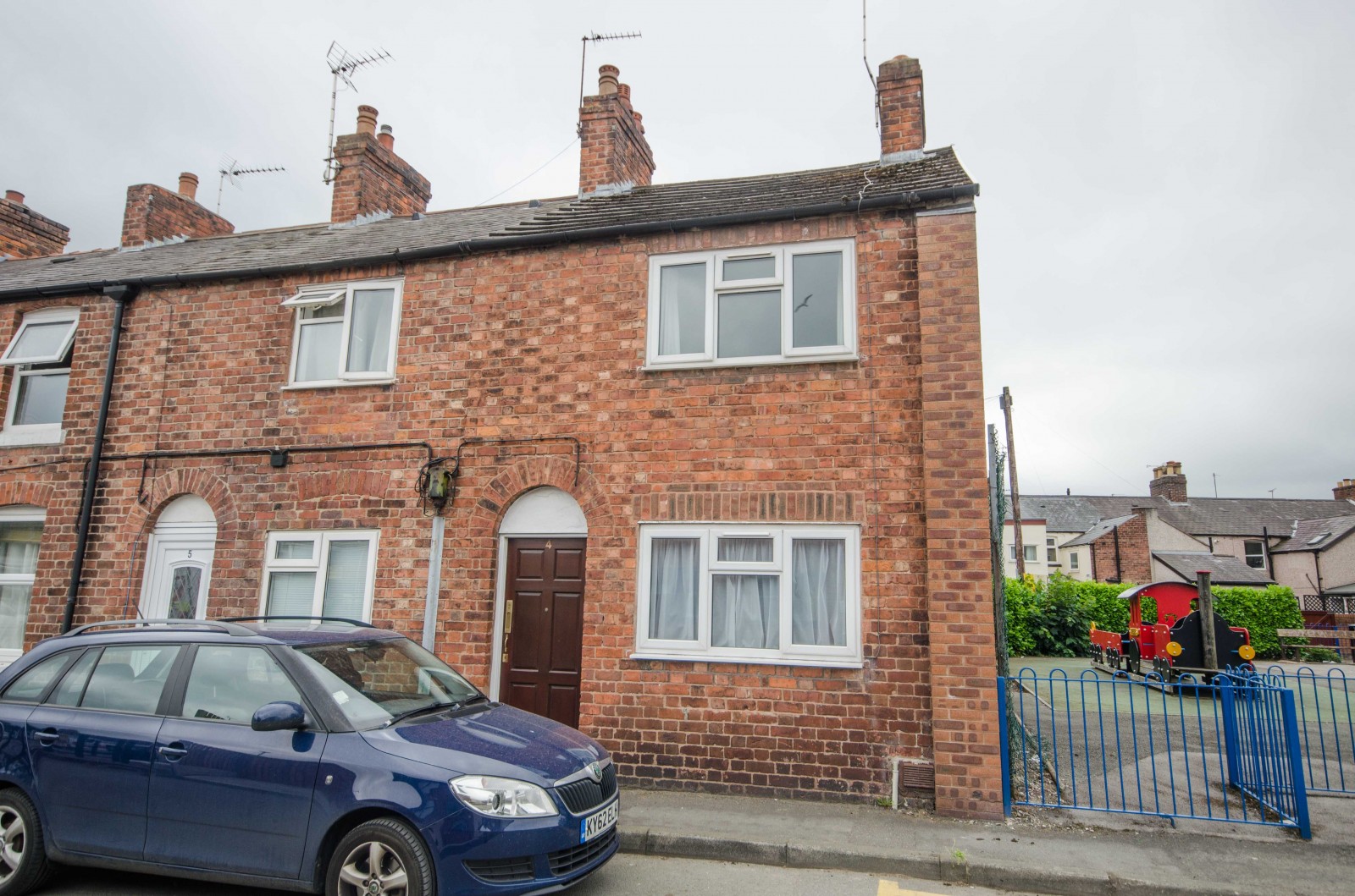 2 bedroom House LSTC