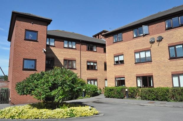 2 bedroom House LSTC