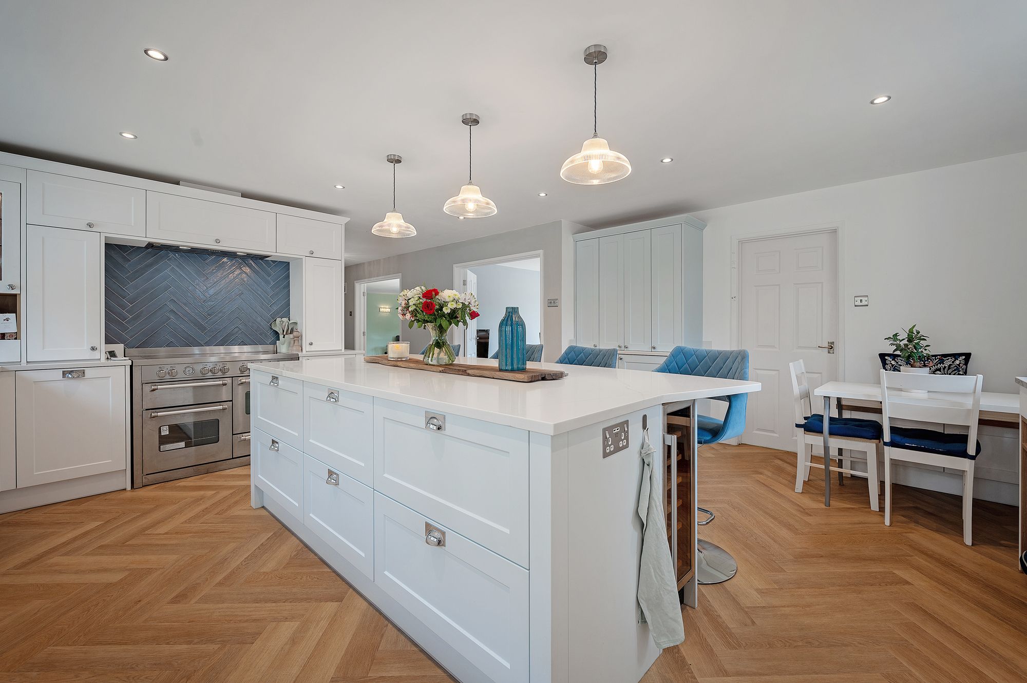 5 bedroom Bungalow For Sale