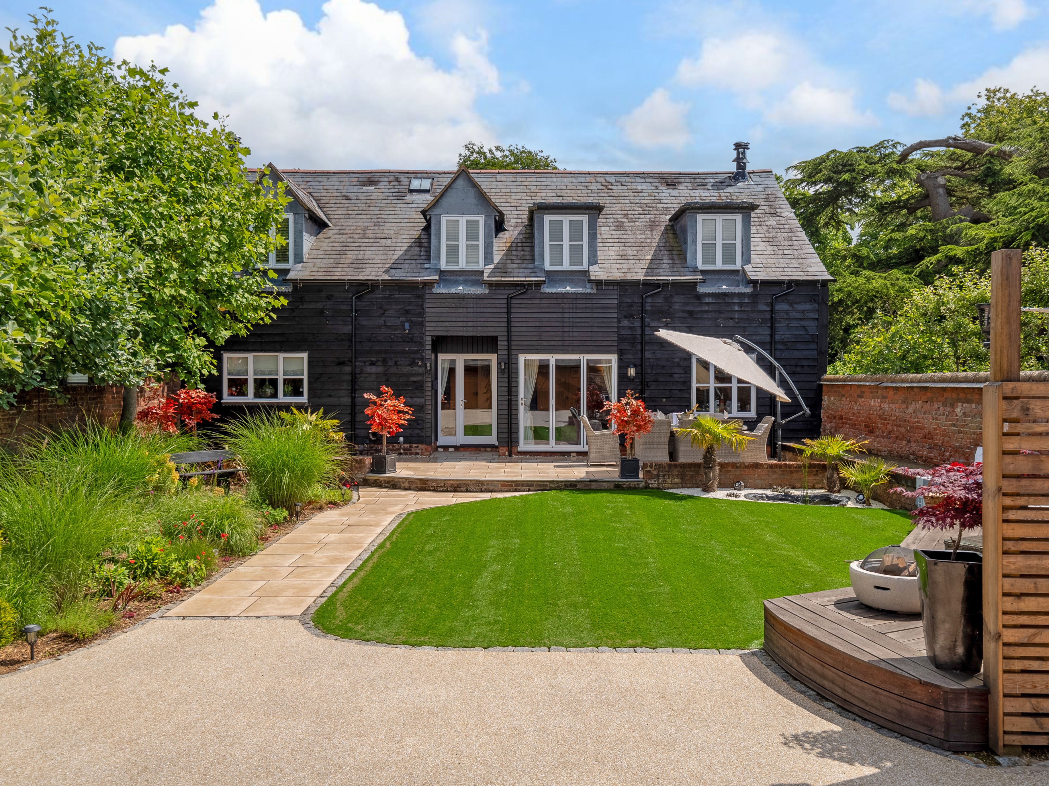 5 bedroom House For Sale