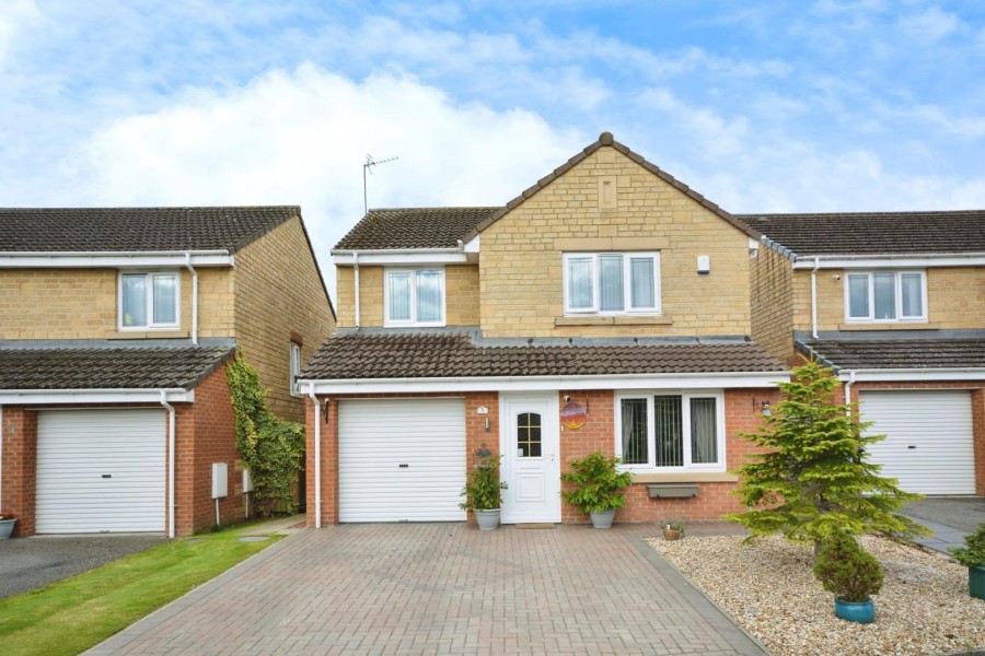 3 bedroom Detached House For Sale