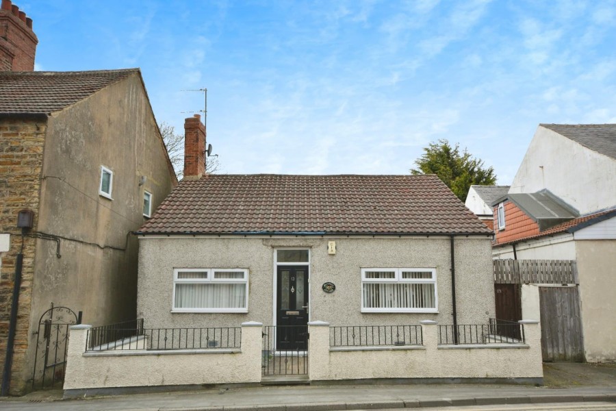 2 bedroom Bungalow For Sale
