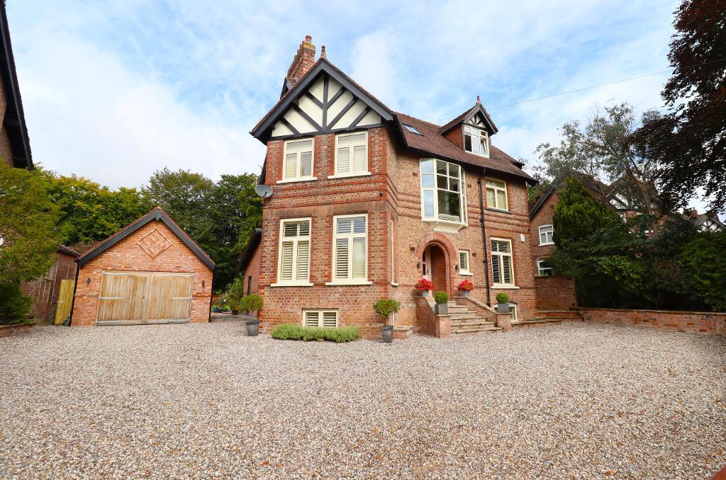5 bedroom Detached Under Offer