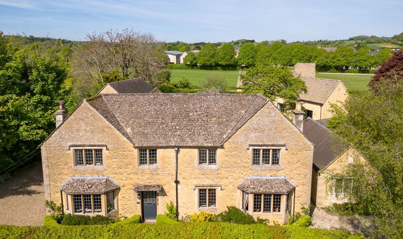 6 bedroom Detached House For Sale