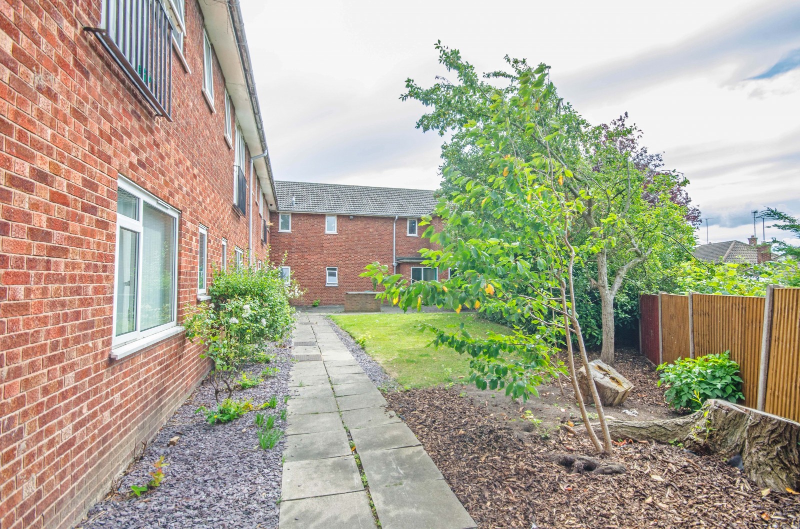 1 bedroom House For Sale