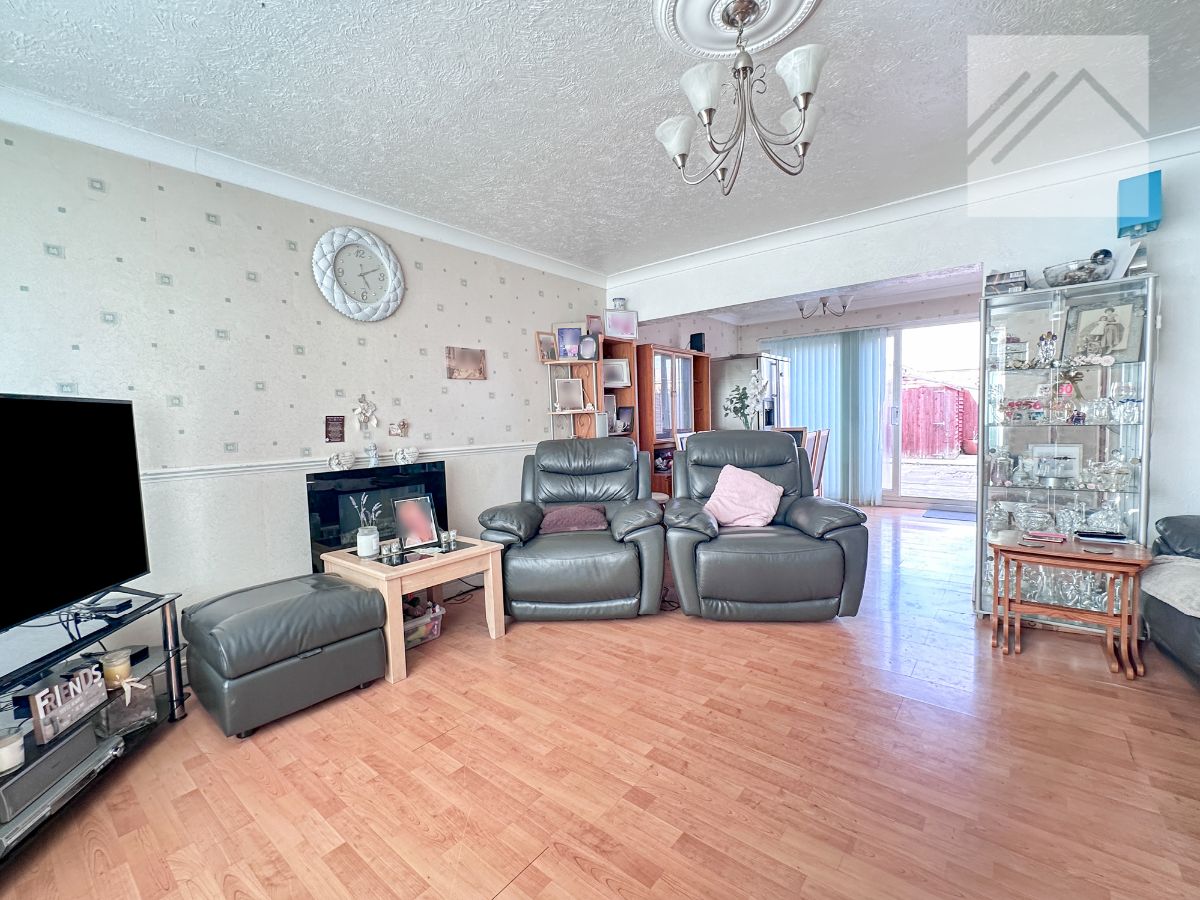 3 bedroom Terraced For Sale