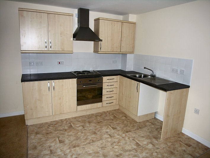 2 bedroom House LSTC