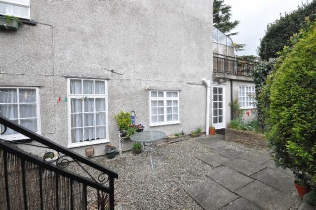 2 bedroom House To Let
