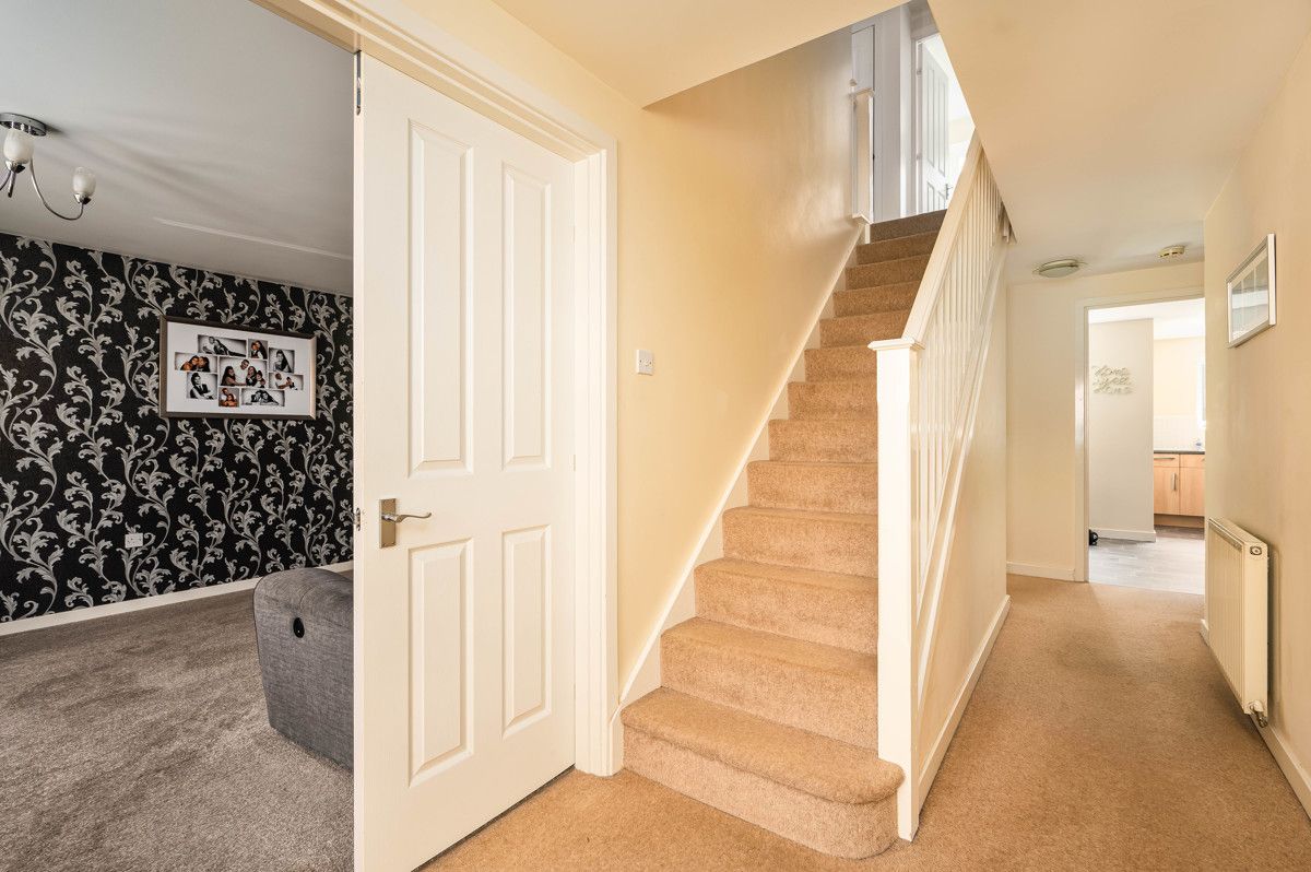 5 bedroom Detached For Sale