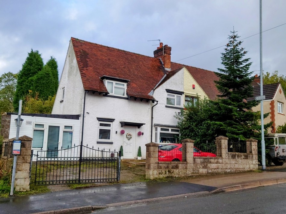 4 bedroom Semi-detached house SSTC