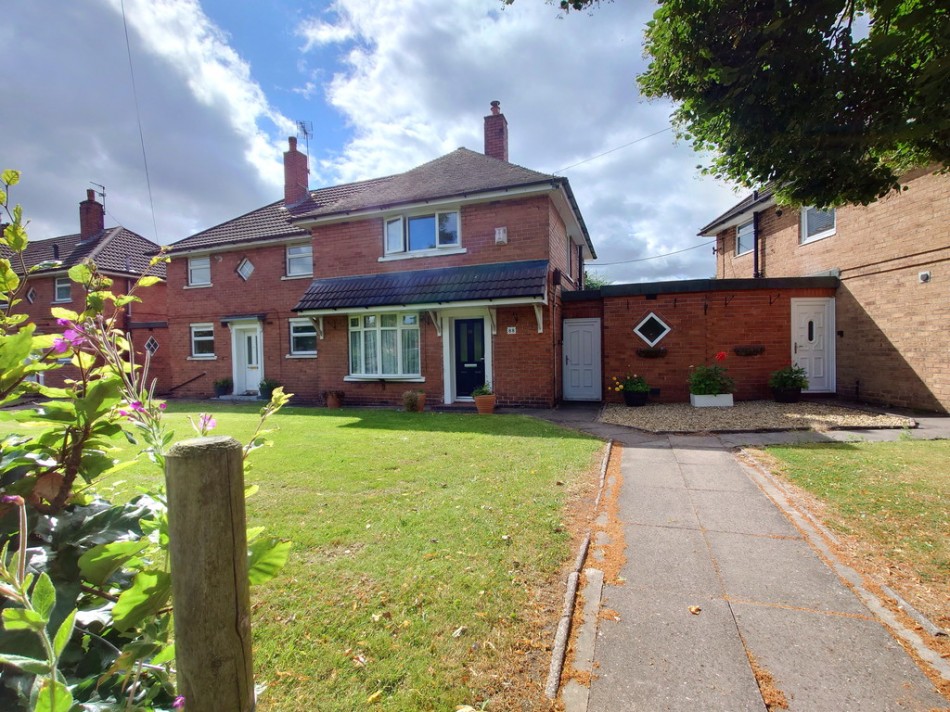 2 bedroom Semi-detached house SSTC