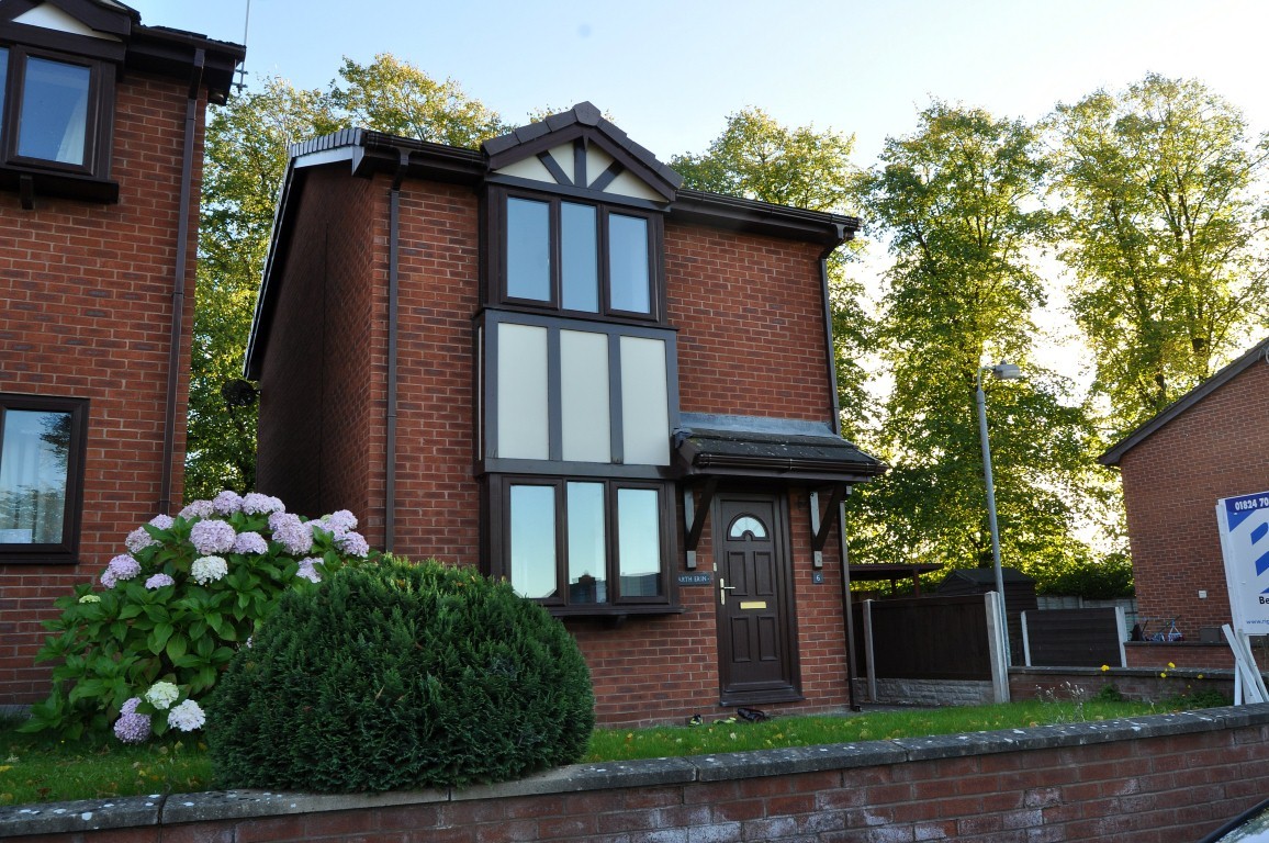 2 bedroom House LSTC