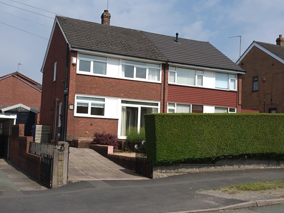 3 bedroom Semi-detached house Sold
