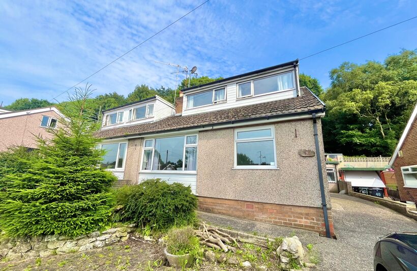 4 bedroom Semi-detached house For Sale