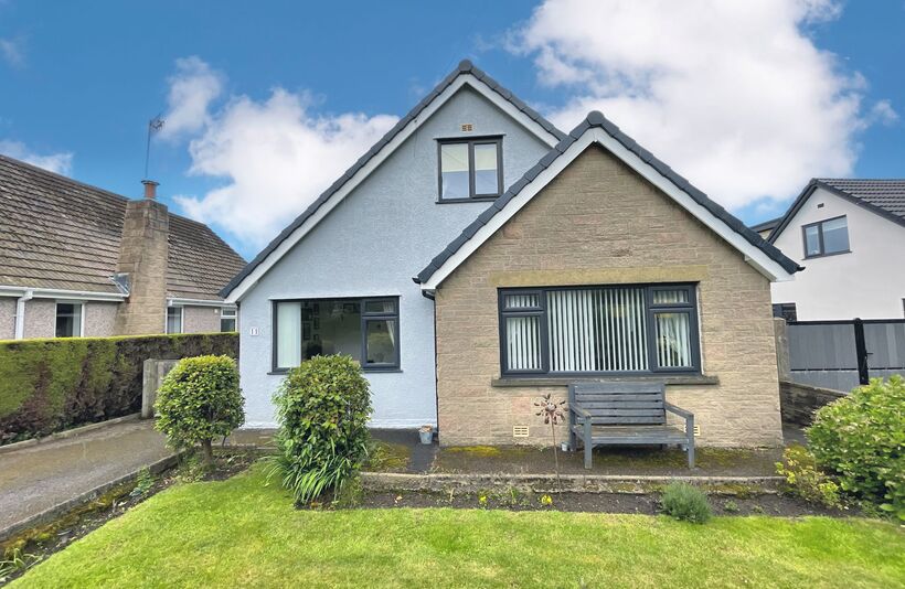 3 bedroom Detached house SSTC